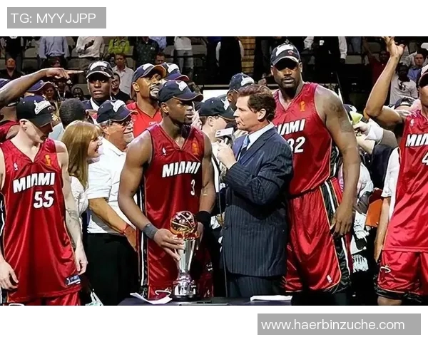 热火与活塞激战三月三十NBA赛场精彩对决引发球迷热议